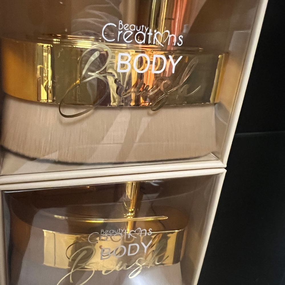 Beauty body brush.